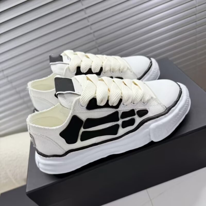 Dissolved Shoes For Both Men A - огляд і ціна Men Shoes Everyday