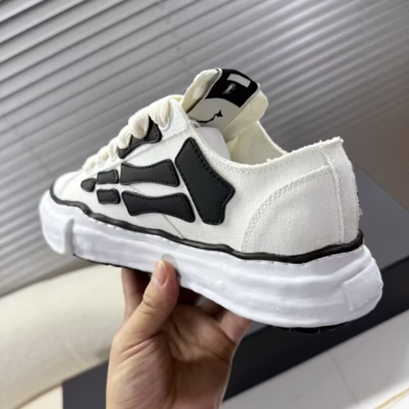 Dissolved Shoes For Both Men A - огляд і ціна Men Shoes Everyday
